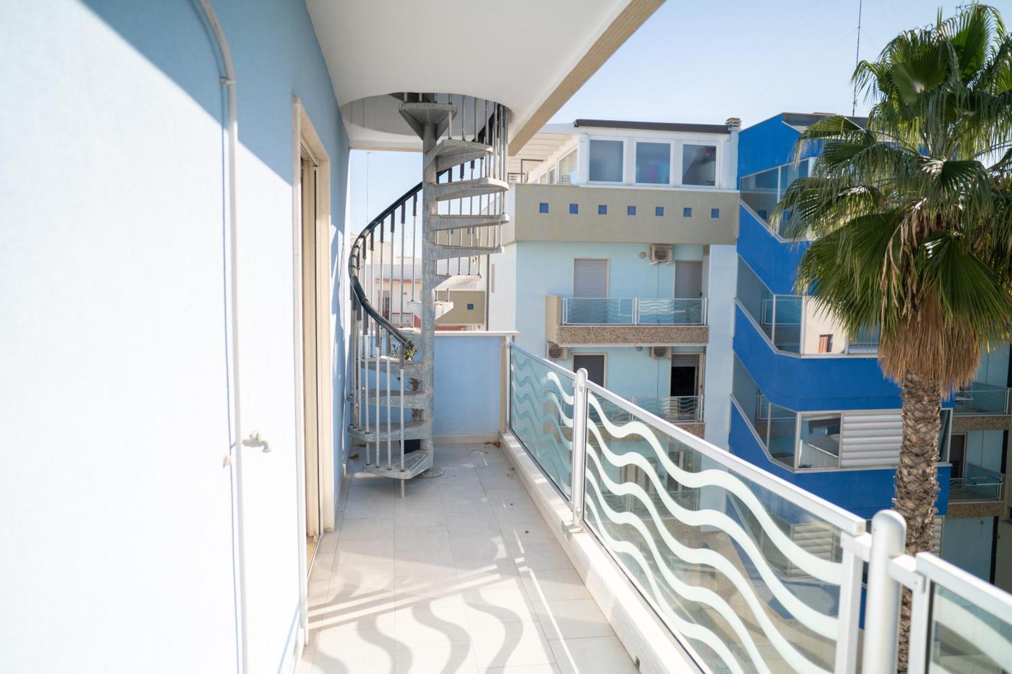 Milu'Seaview Ampia Casa Vista Mare Lägenhet Giovinazzo Exteriör bild